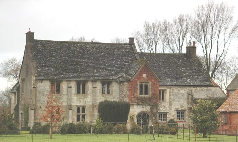 ASHBURY MANOR