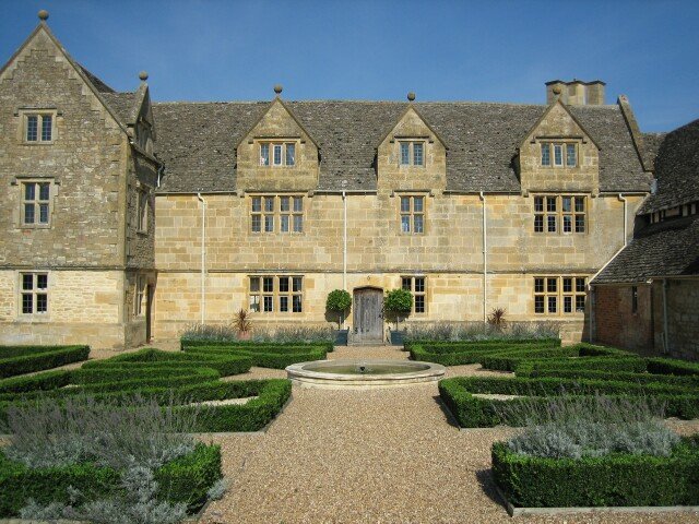 ASTON SUB EDGE MANOR