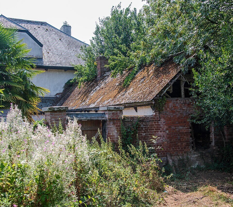 AYLESBEARE MANOR