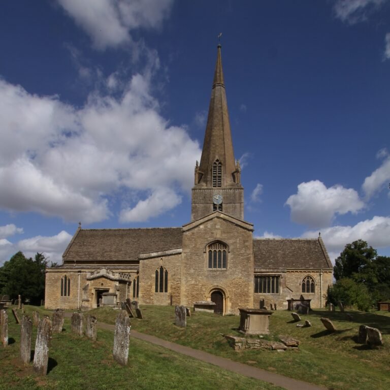 BAMPTON LEW MANOR