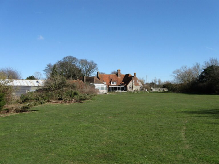 BARNHORNE MANOR