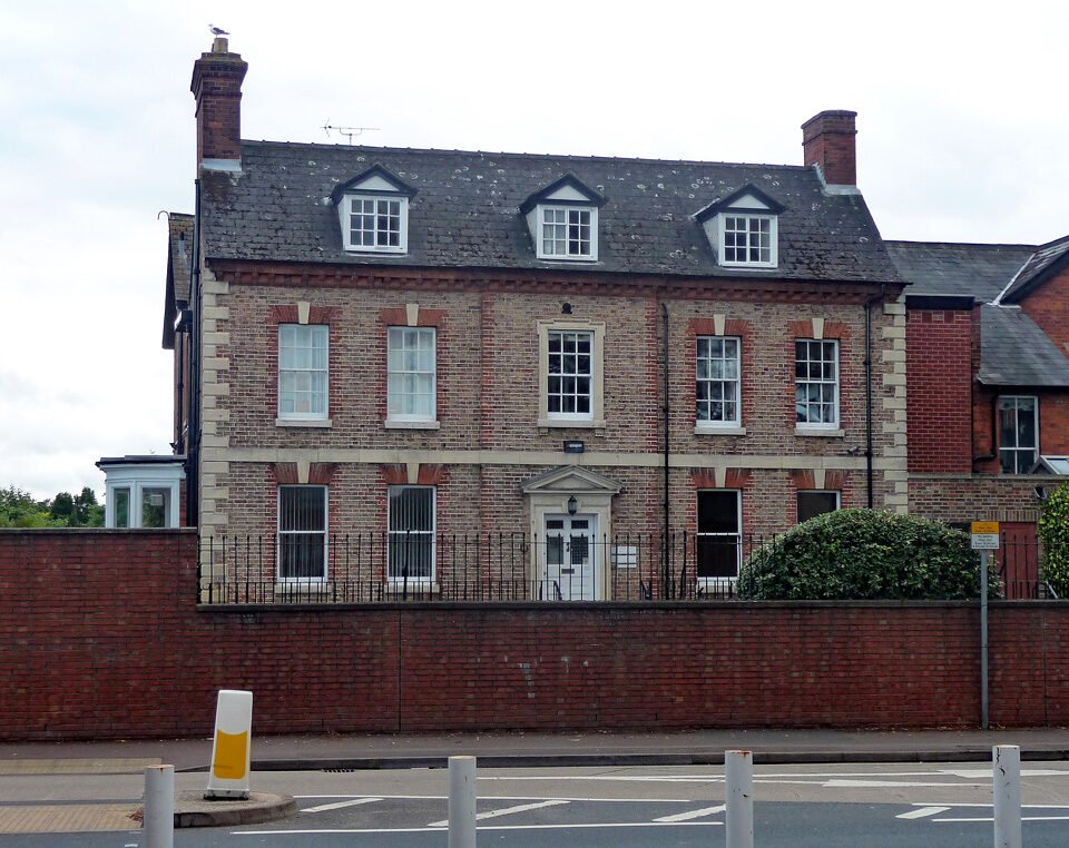 BARNWOOD MANOR