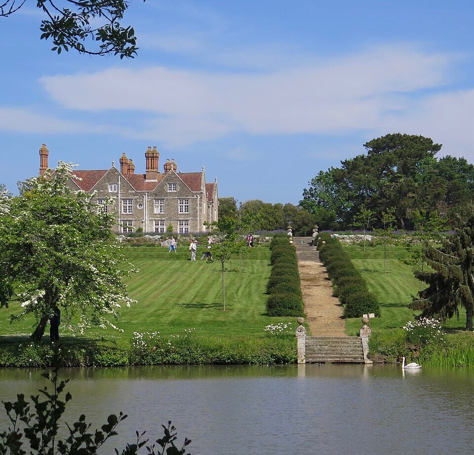 BARTON MANOR