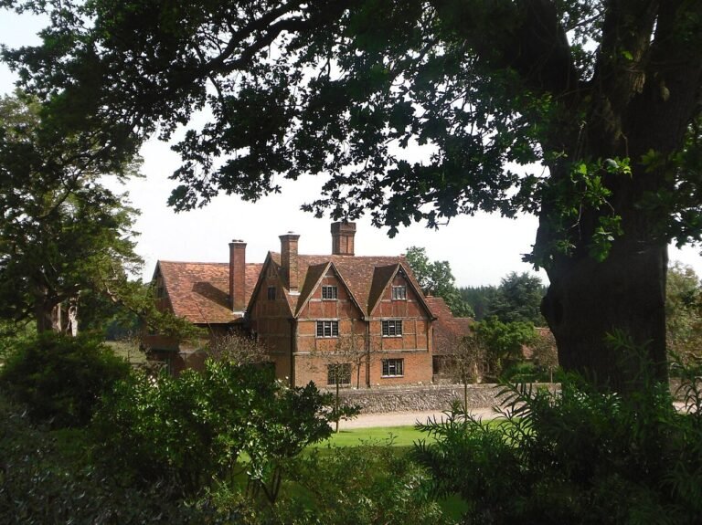 BASSETS MANOR