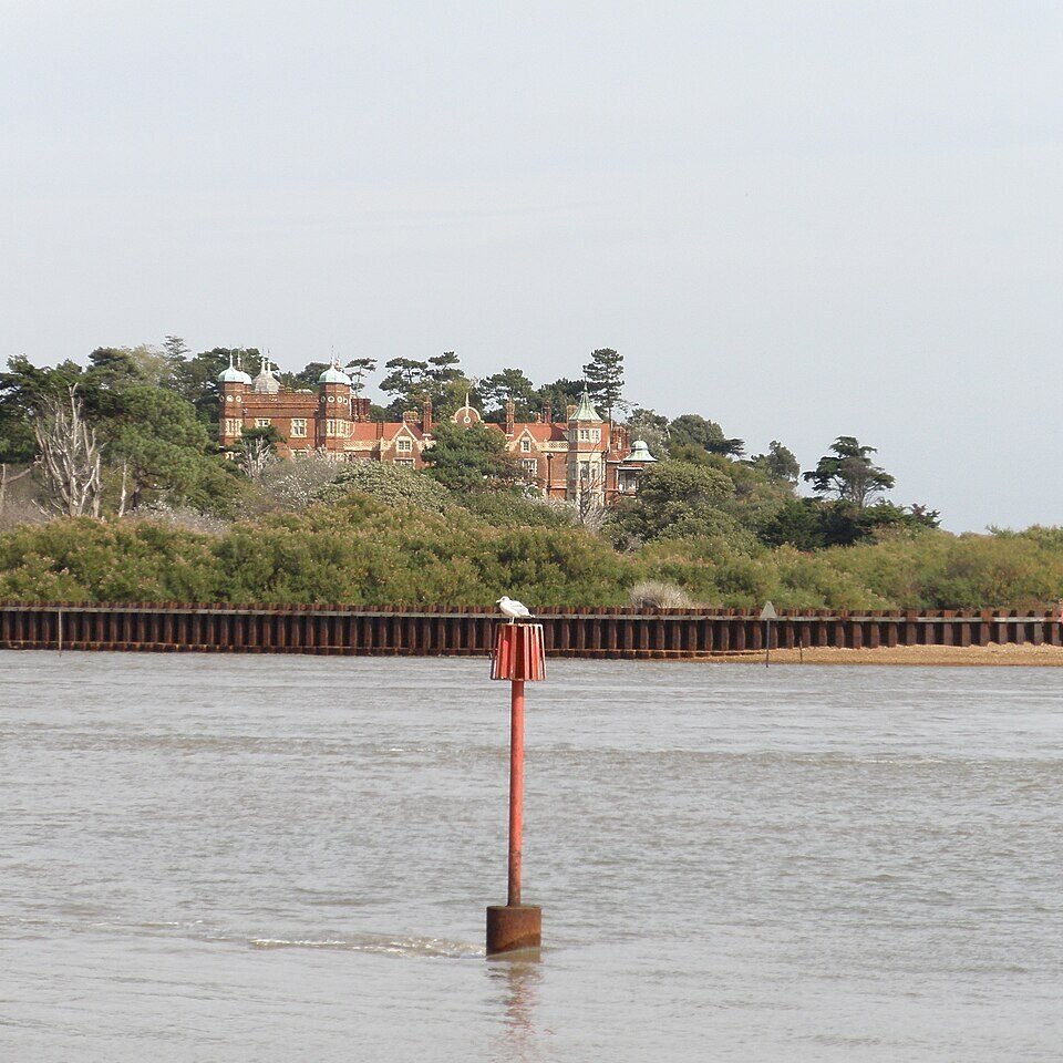 BAWDSEY BUTLEY WITH WILLOUGHBY MANOR