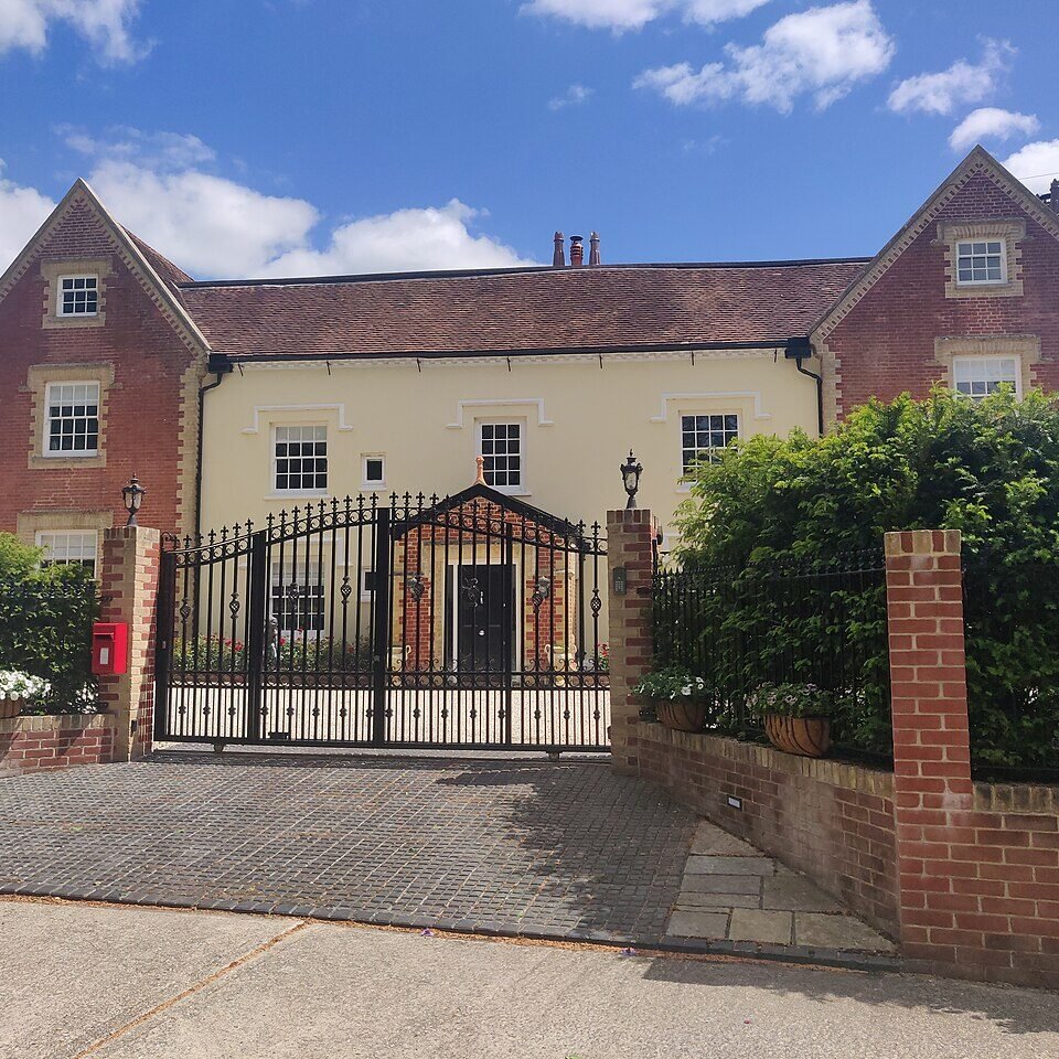 BEDHAMPTON MANOR