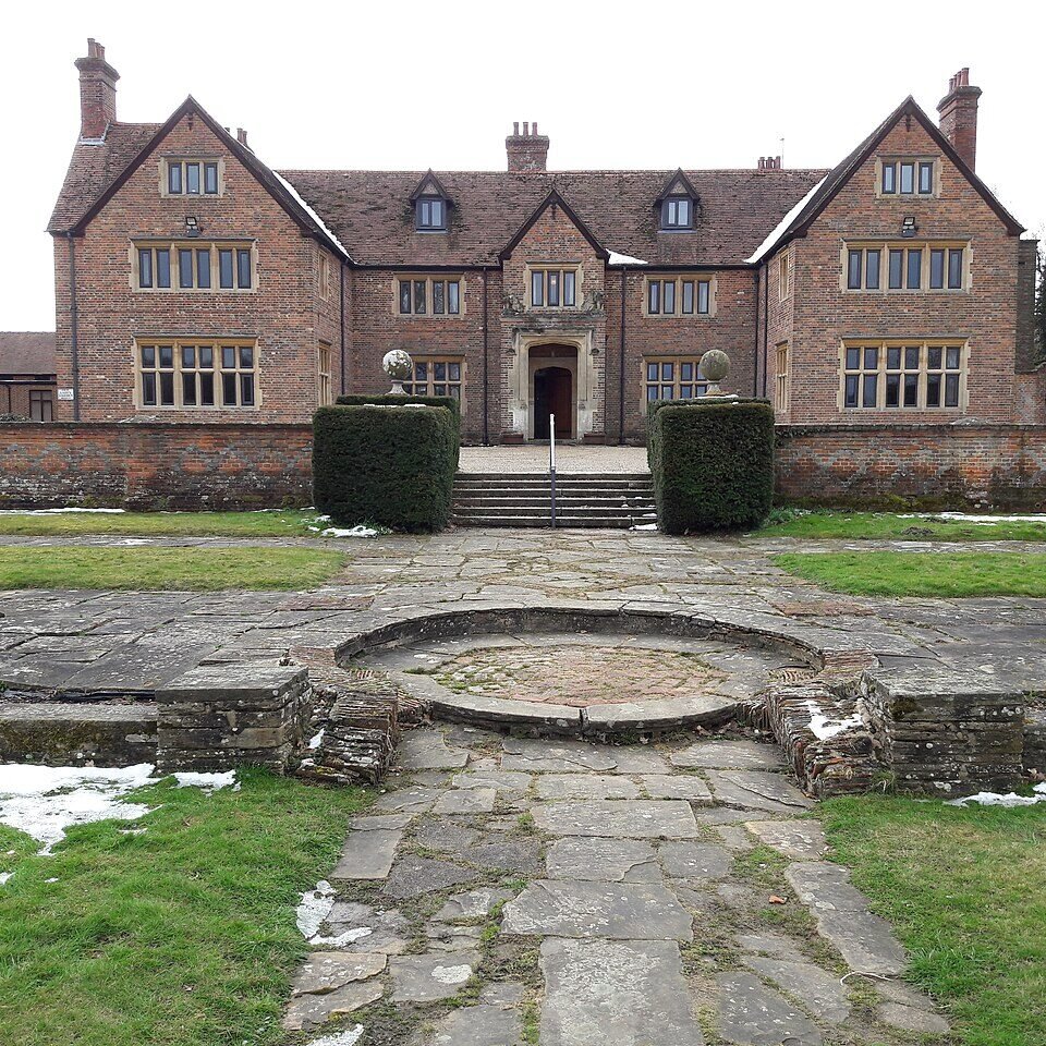 BEENHAM VALENCE MANOR