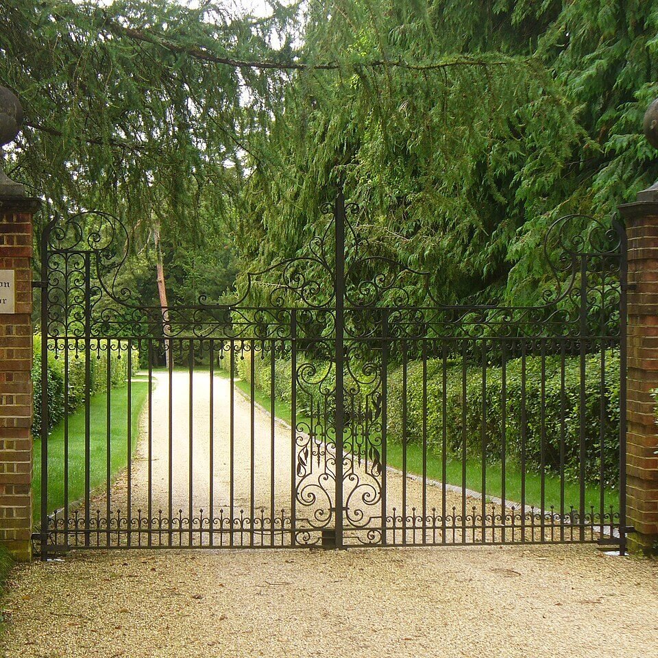 BIGHTON MANOR
