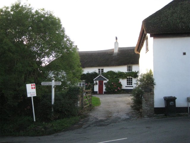 BISHOPSTEIGNTON MANOR