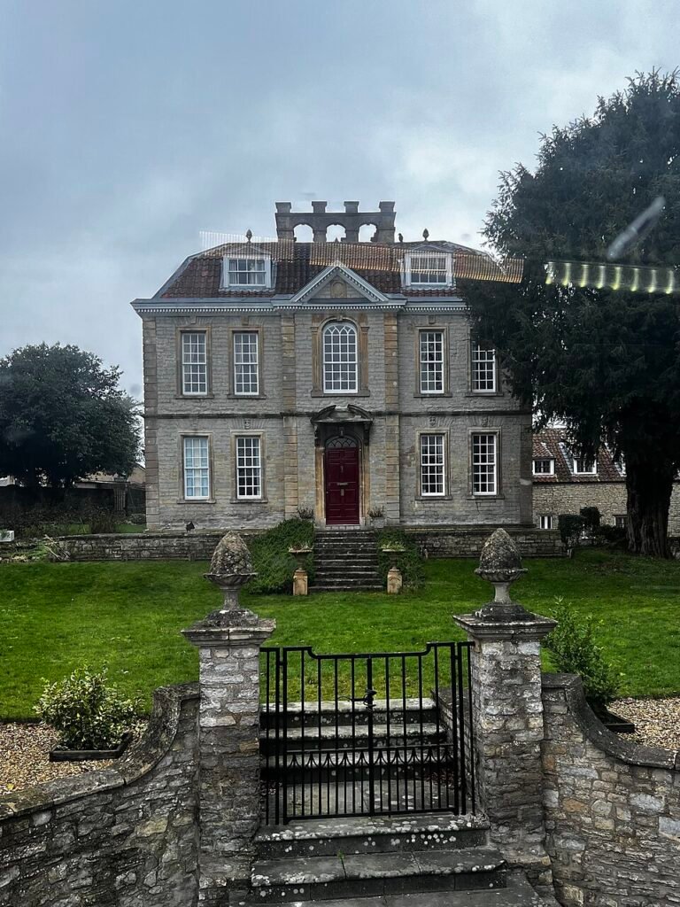 BISHOPSWORTH MANOR
