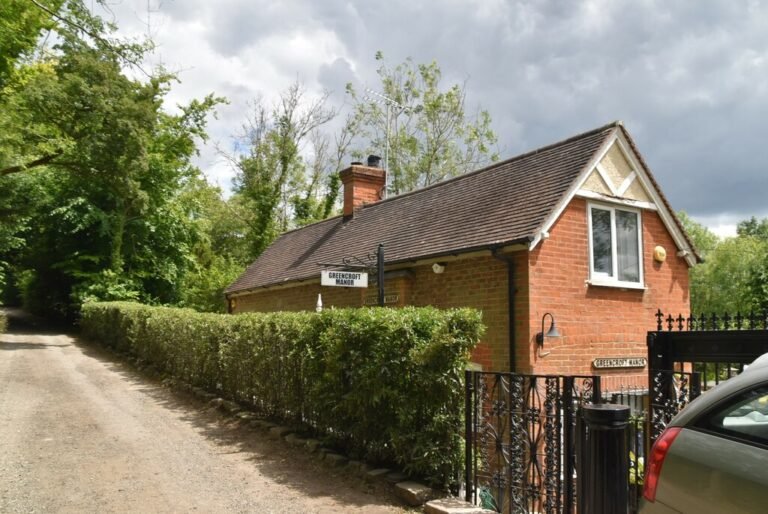 BLETCHINGLEY MANOR