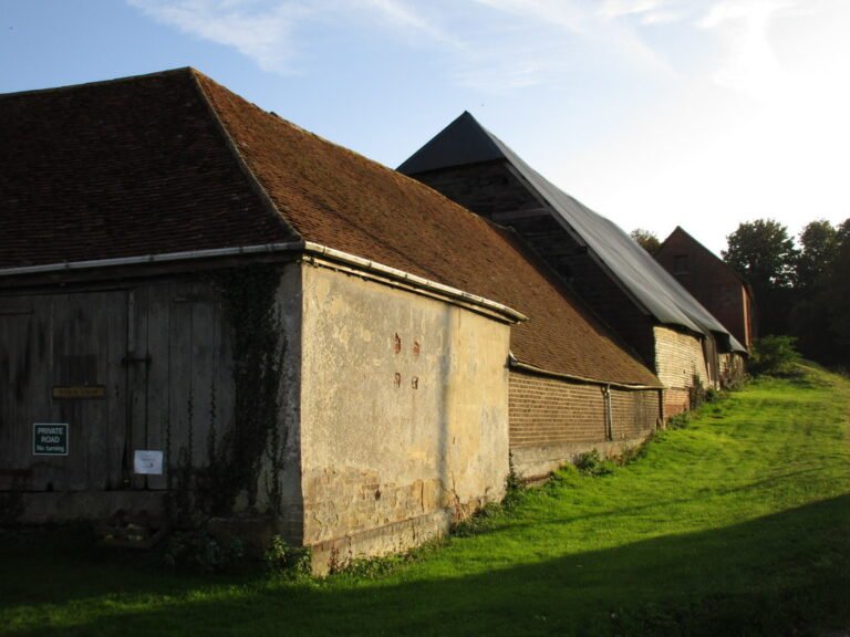BOARHUNT MANOR