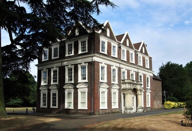 BOSTON MANOR