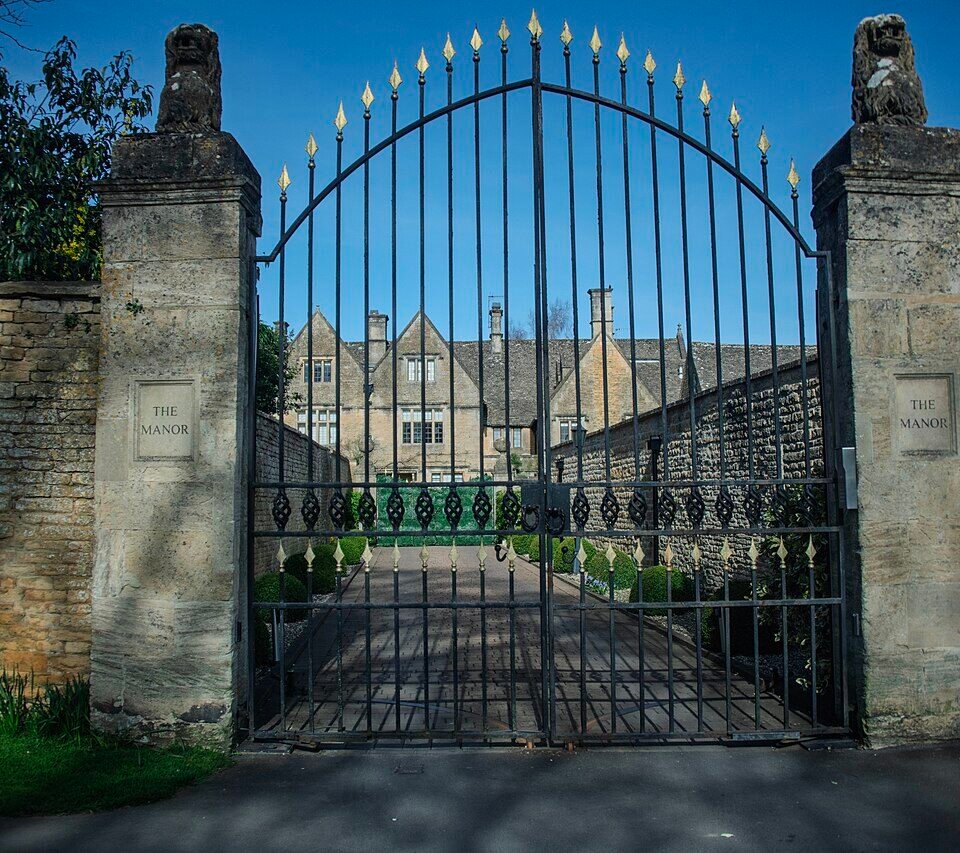 BOURTON MANOR