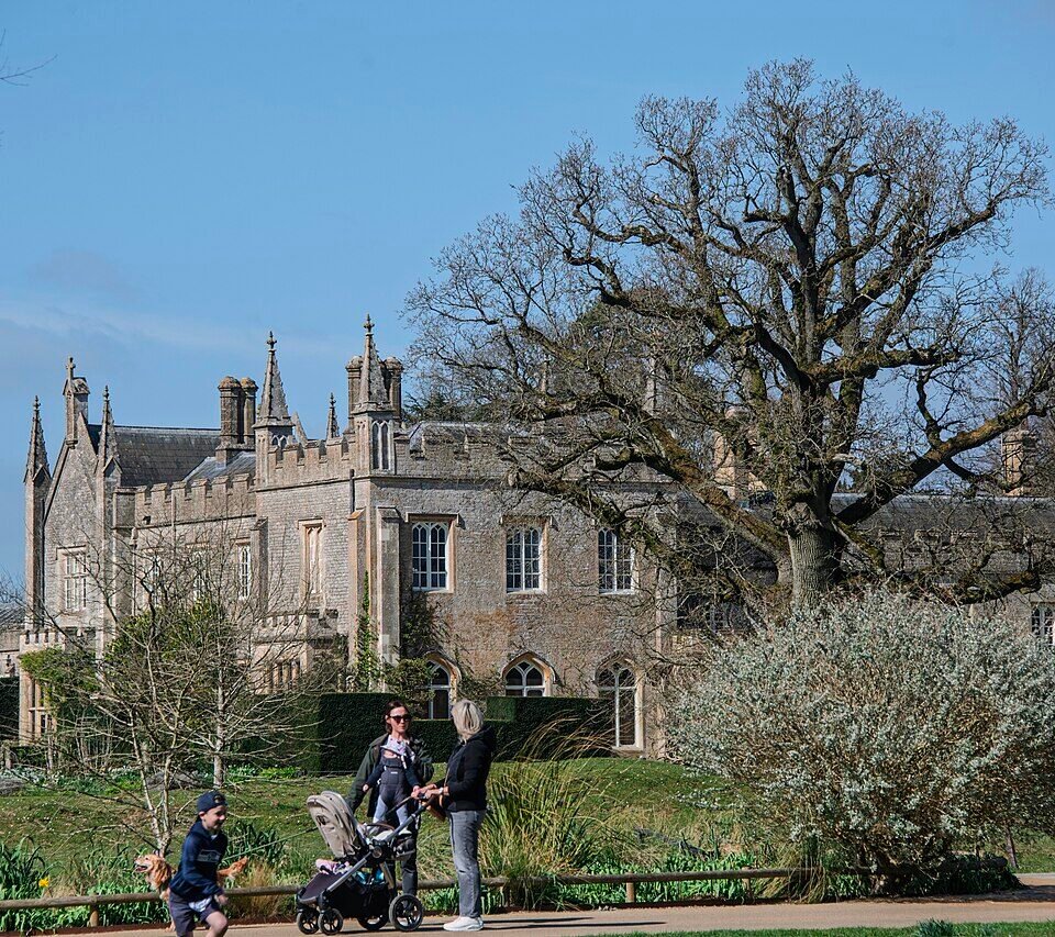 BRADWELL MANOR