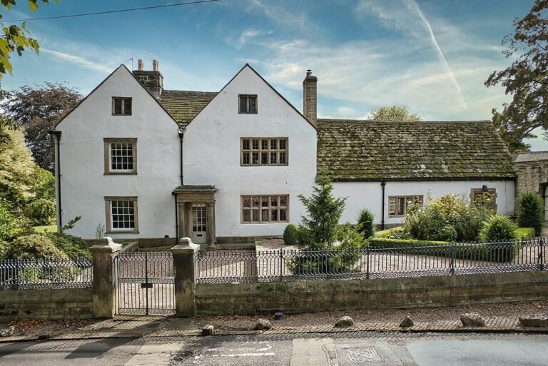 BRAMPTON MANOR