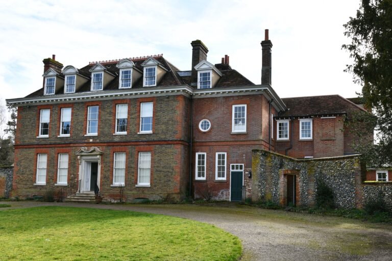 ABBOTTS HALL MANOR