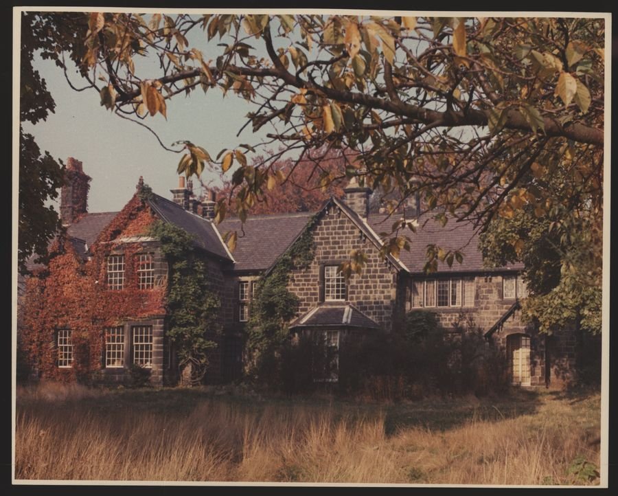 ADEL MANOR
