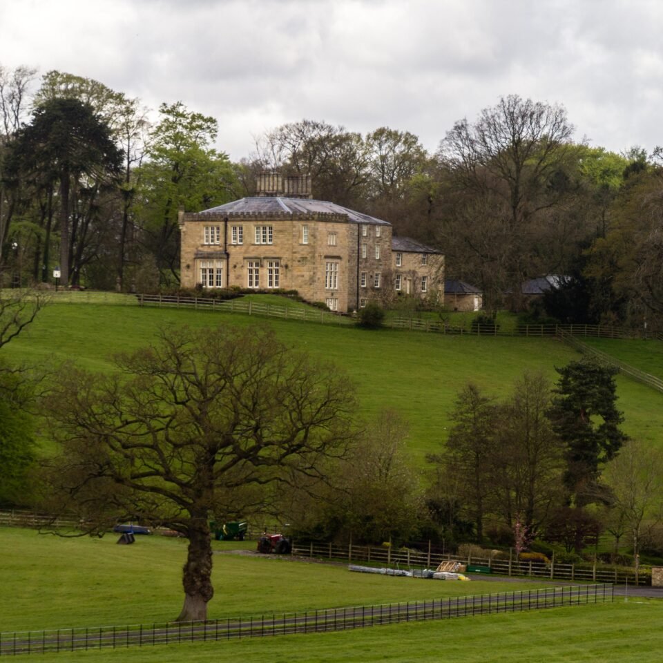AIGHTON MANOR