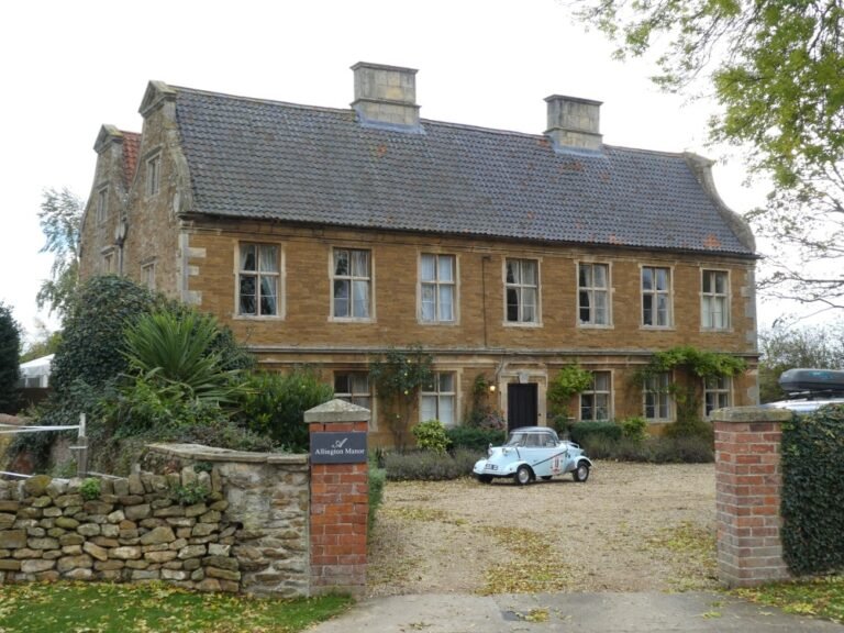 ALLINGTON MANOR