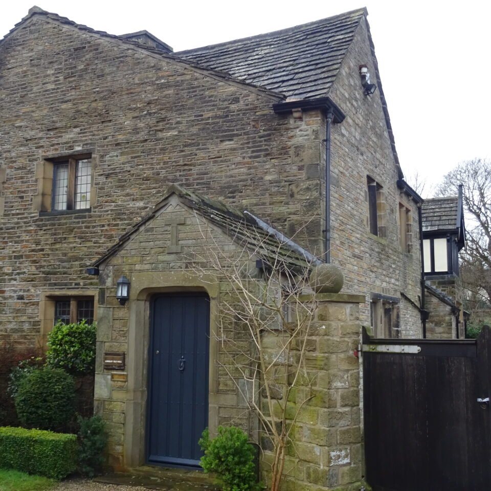 ALMONDBURY MANOR