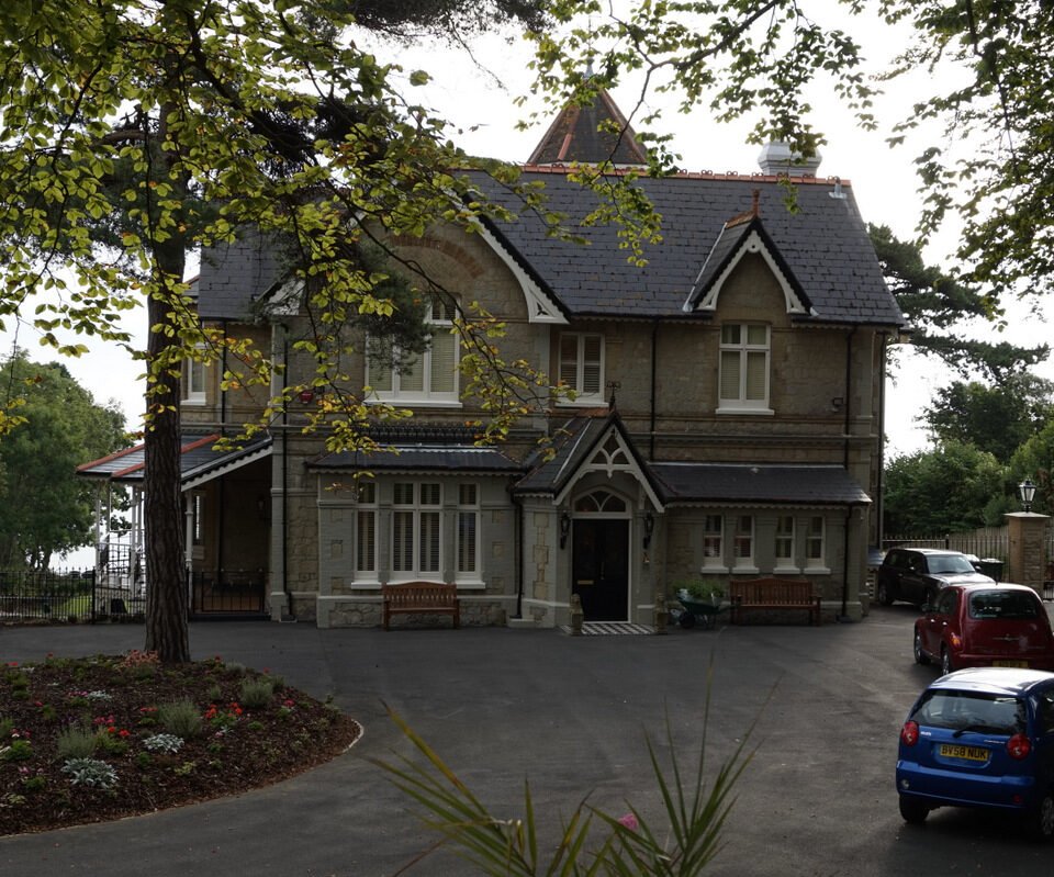 ALVERSTONE MANOR