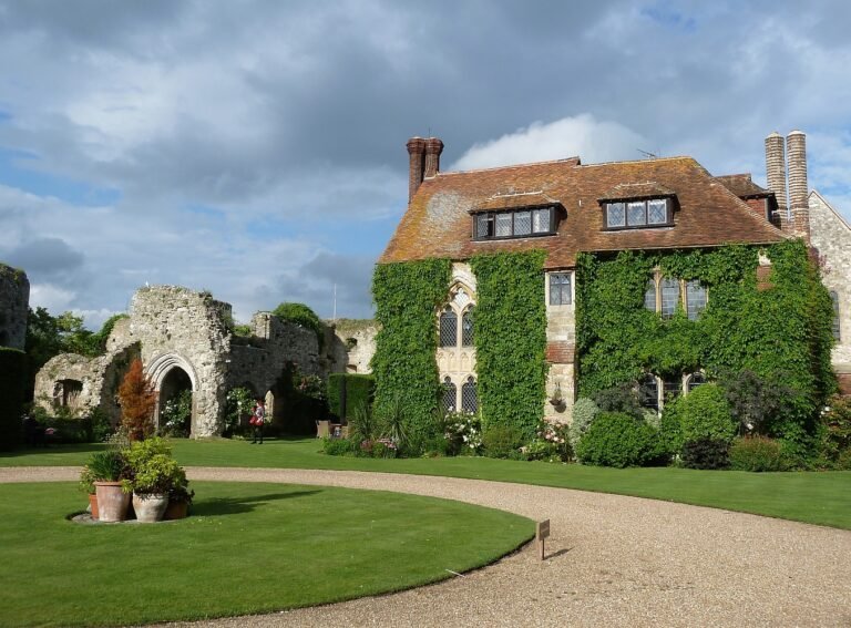 AMBERLEY MANOR