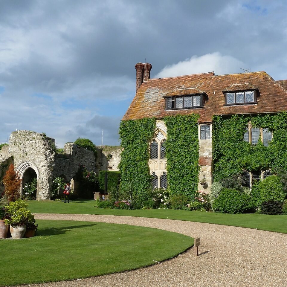AMBERLEY MANOR