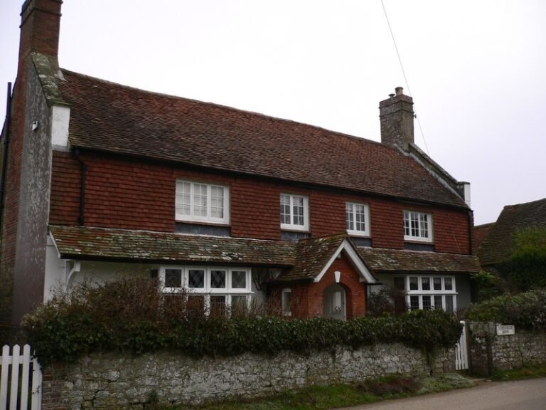 AMBERSHAM MANOR